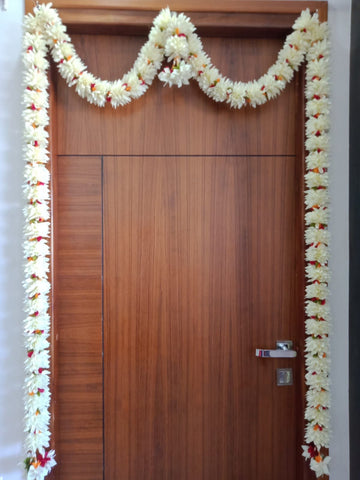 Sharu Space Flower Door toran, White